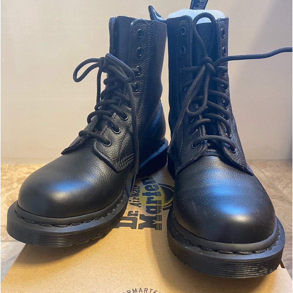 Dr. Martens 1460 Pascal Mono black combat boots size 8US
